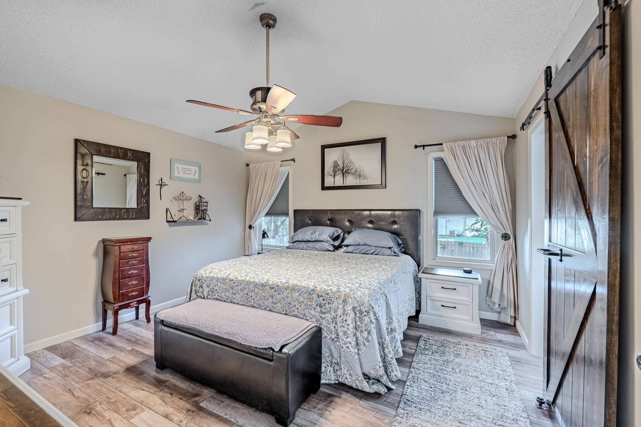 1519 E Horizon Property Photo 14
