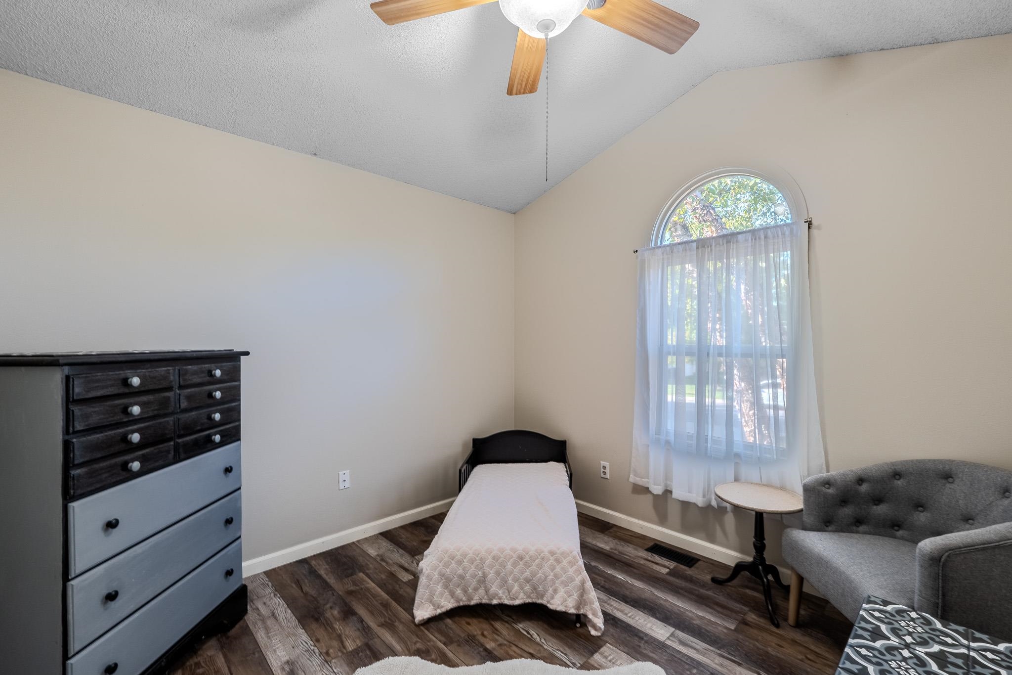 1519 E Horizon Property Photo 23