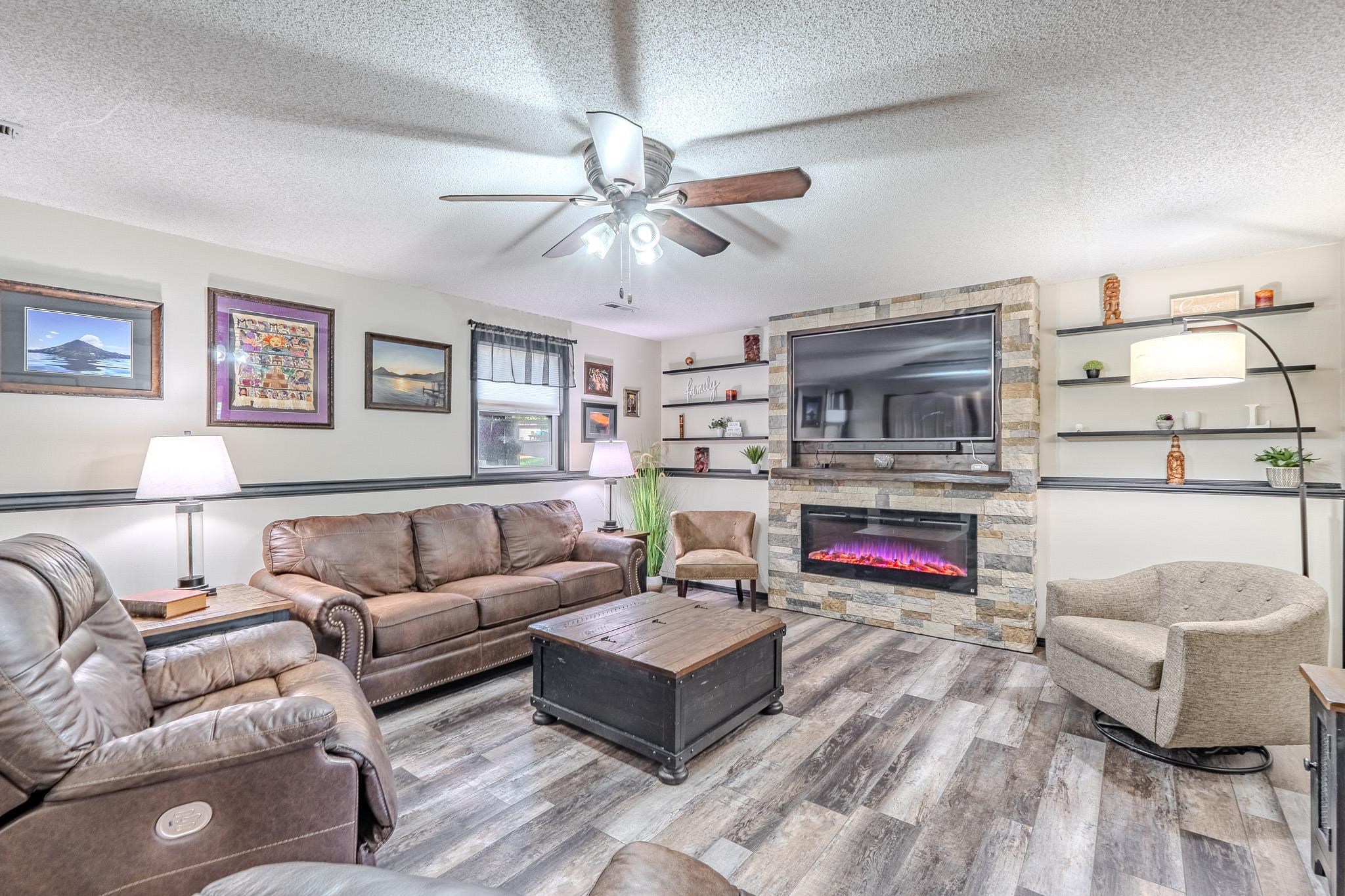 1519 E Horizon Property Photo 24