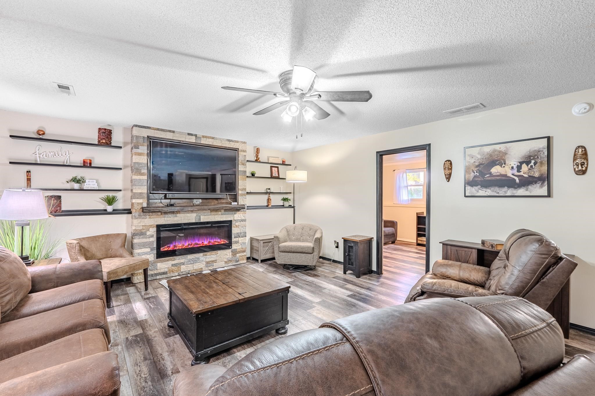 1519 E Horizon Property Photo 25