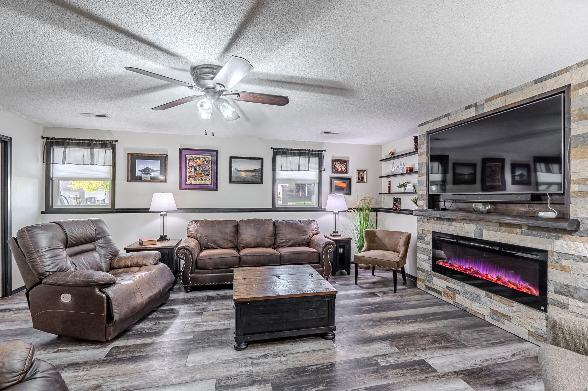 1519 E Horizon Property Photo 26