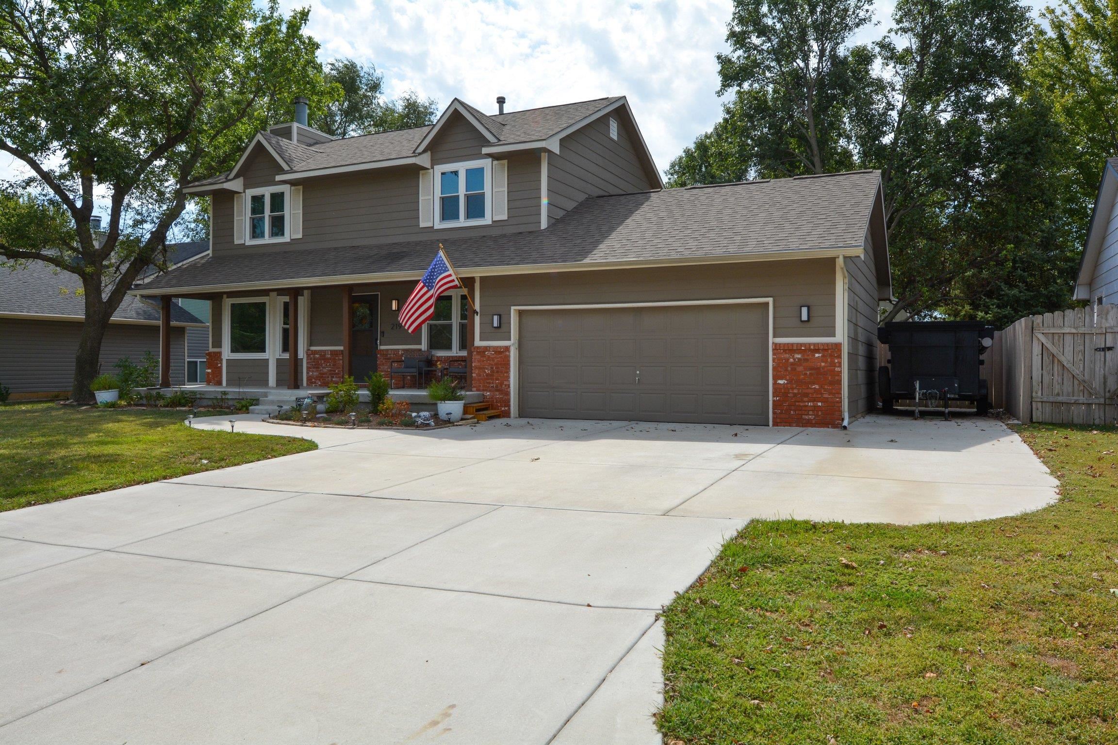 219 E Sandhill Rd. Property Photo 1