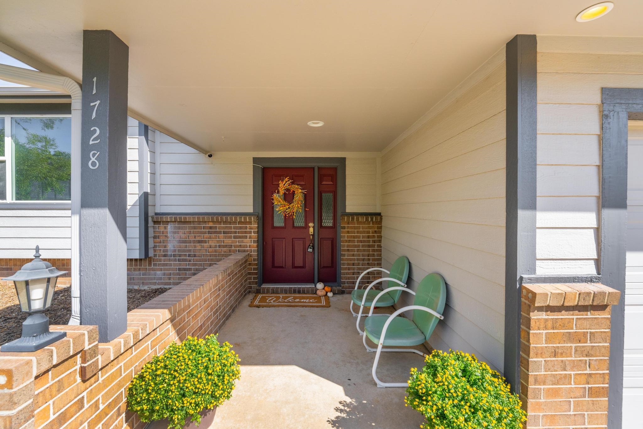 1728 N Overlook Property Photo 4
