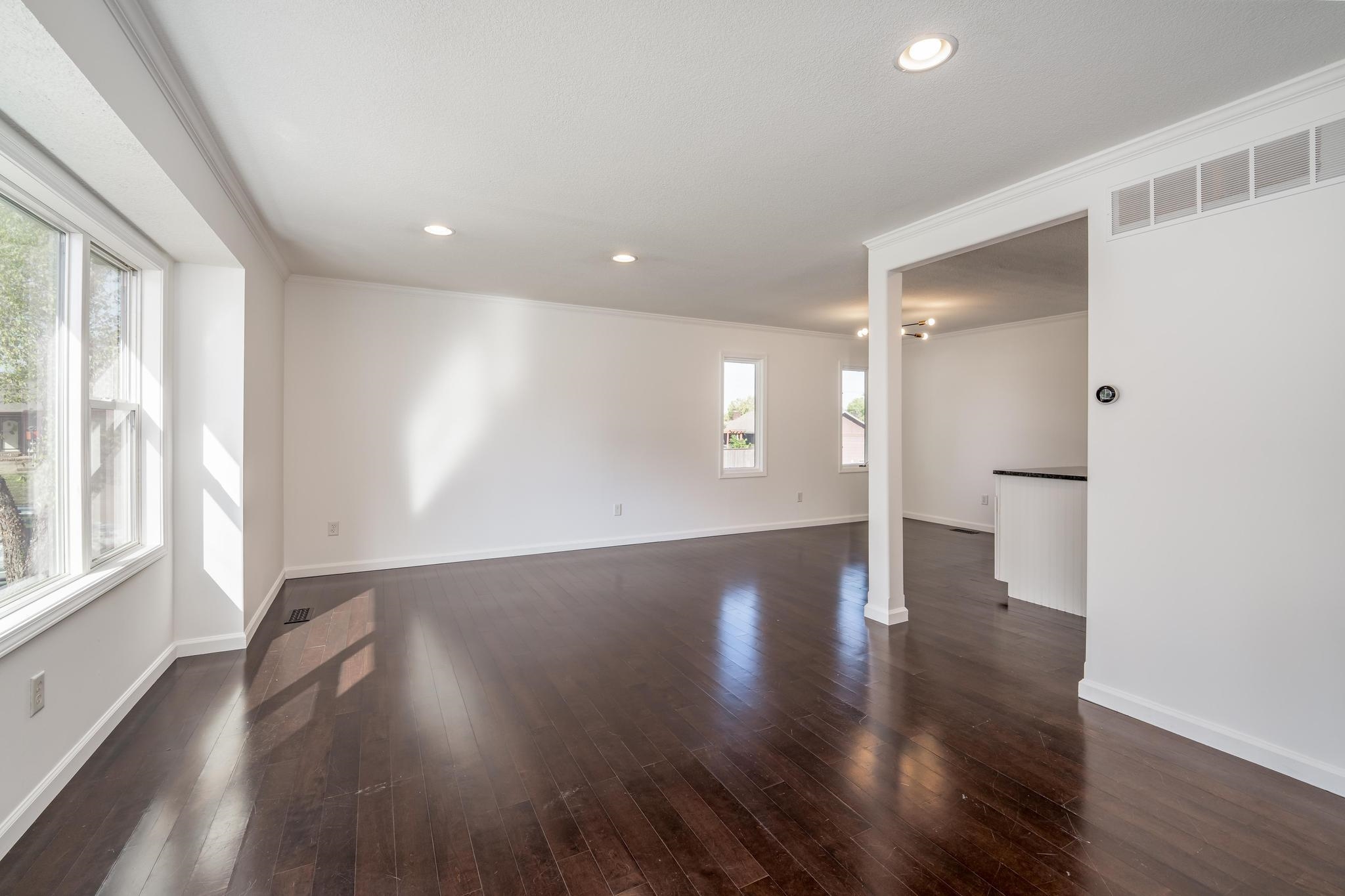 1728 N Overlook Property Photo 5
