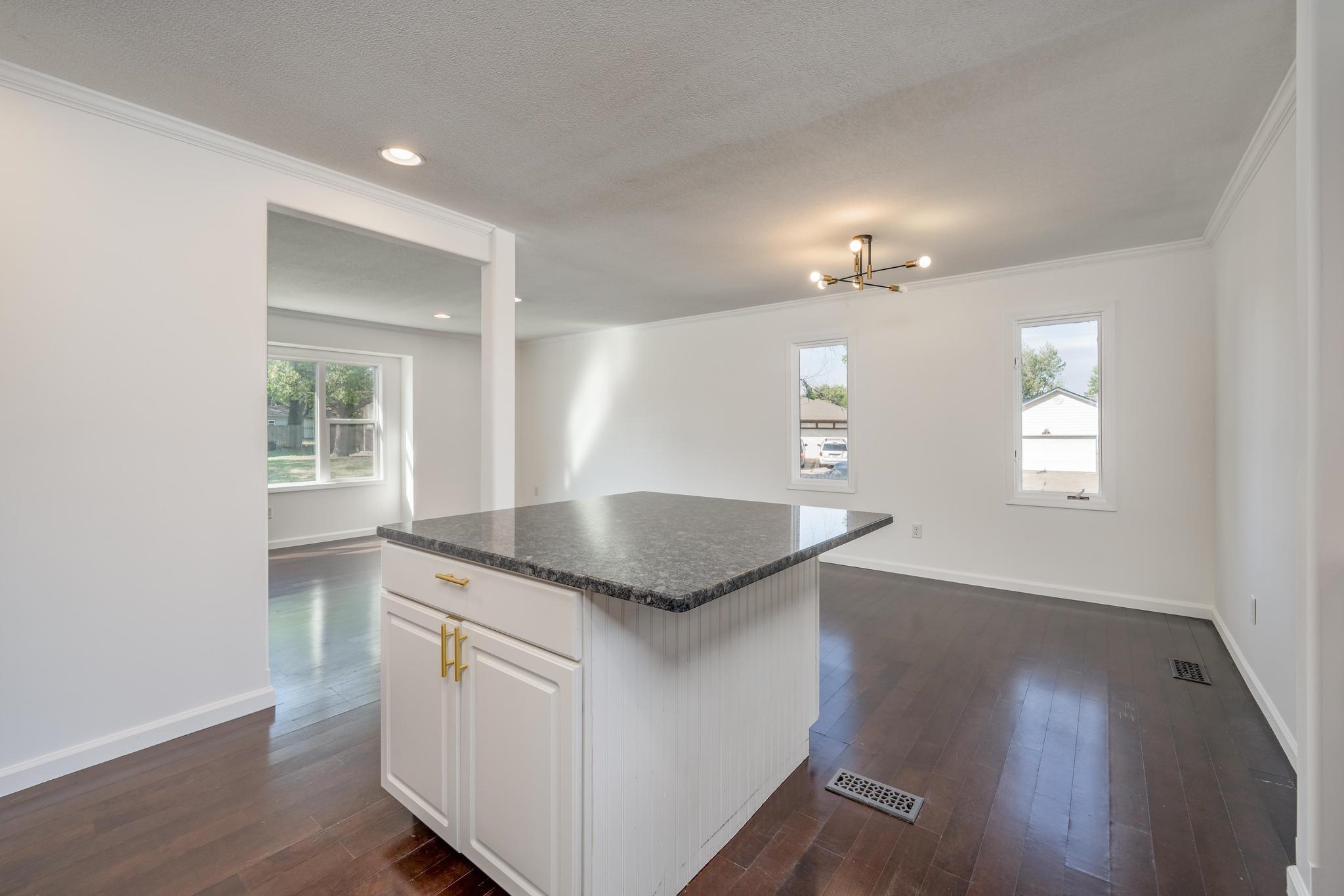 1728 N Overlook Property Photo 15