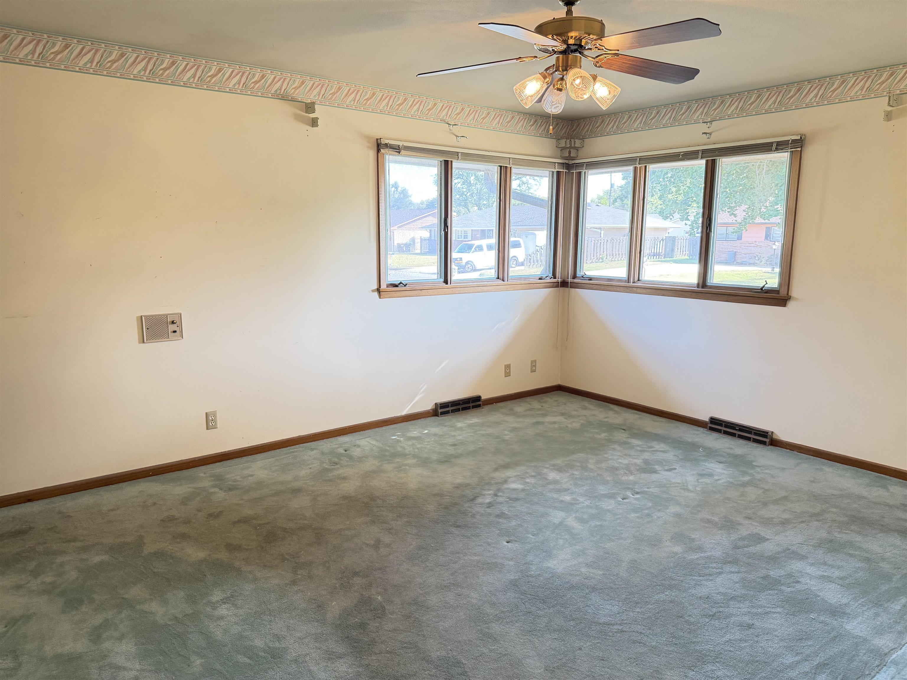 1566 N West Lynn Property Photo 18