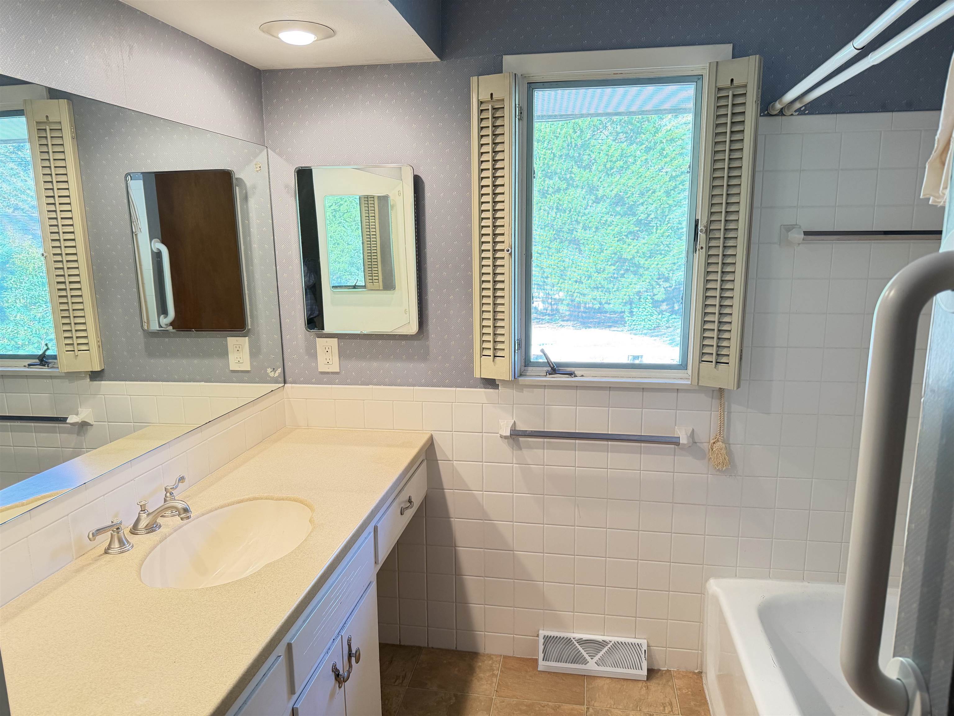 1566 N West Lynn Property Photo 21