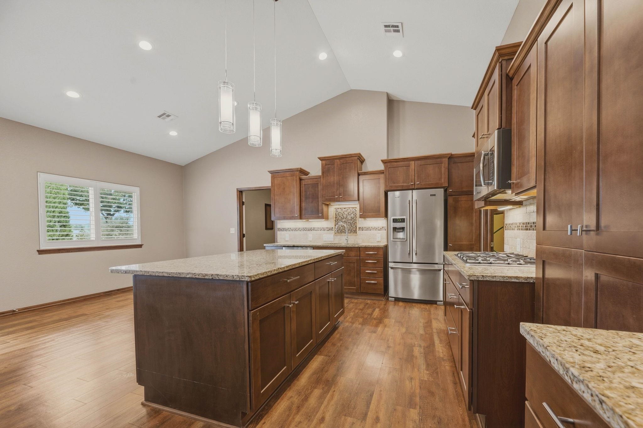1209 S Arbor Meadows St Property Photo 8