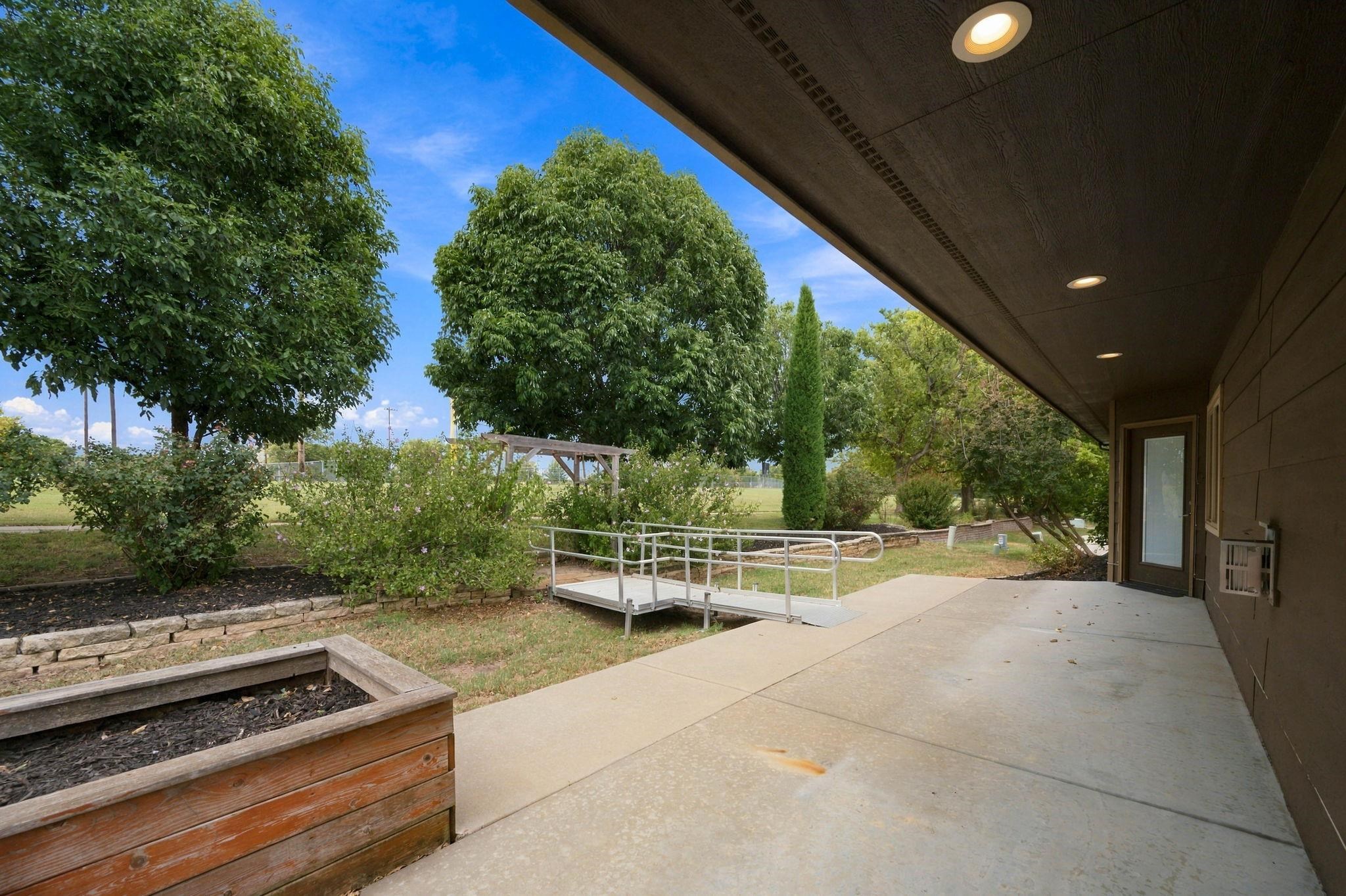 1209 S Arbor Meadows St Property Photo 27