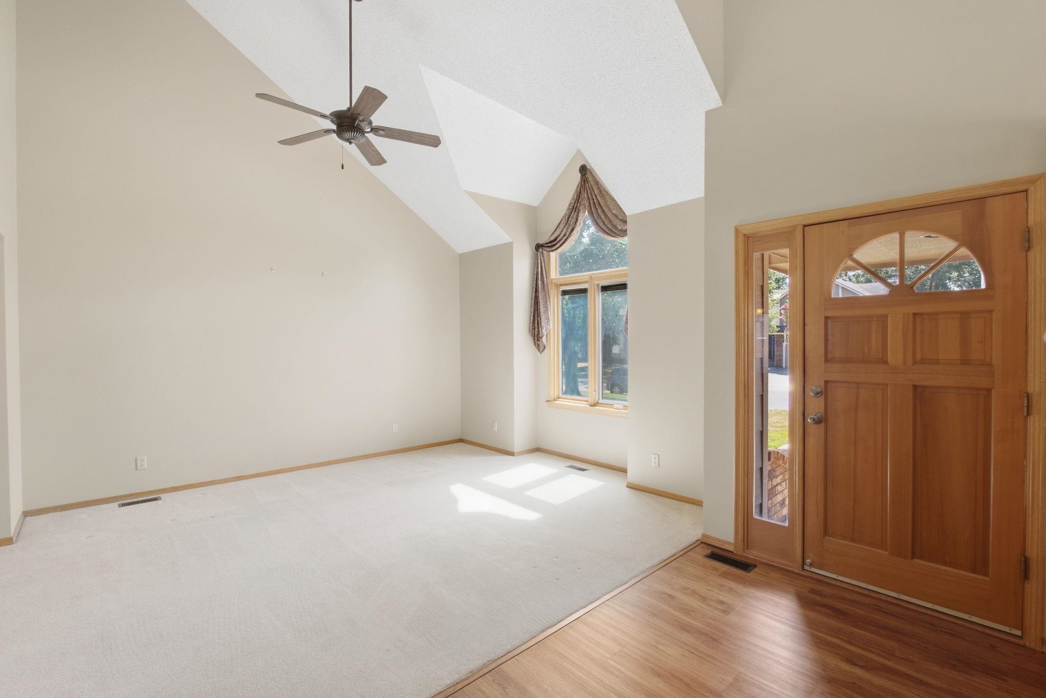 10214 W Jamesburg St Property Photo 6