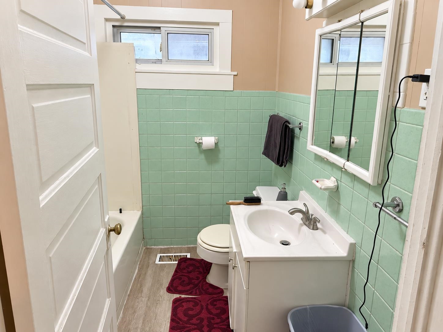 1636 S Market St Property Photo 4