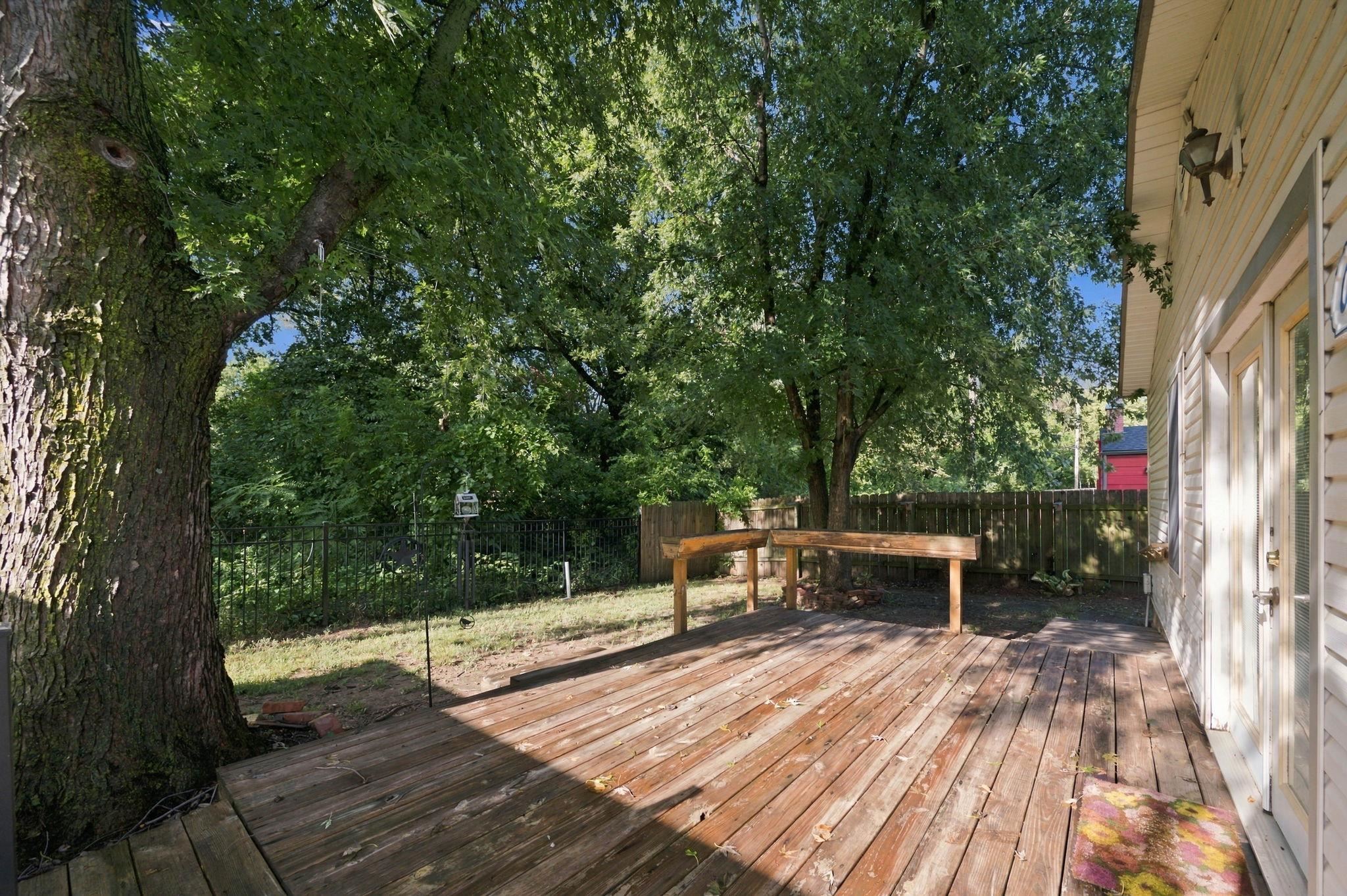 221 E Waggoner Ln Property Photo 21
