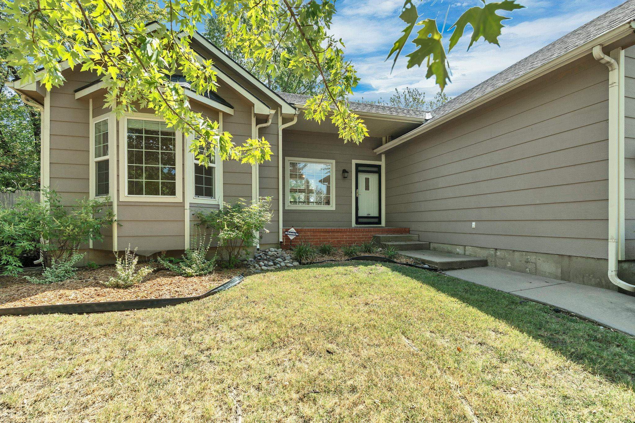 2738 N Beacon Hill Ct Property Photo 4
