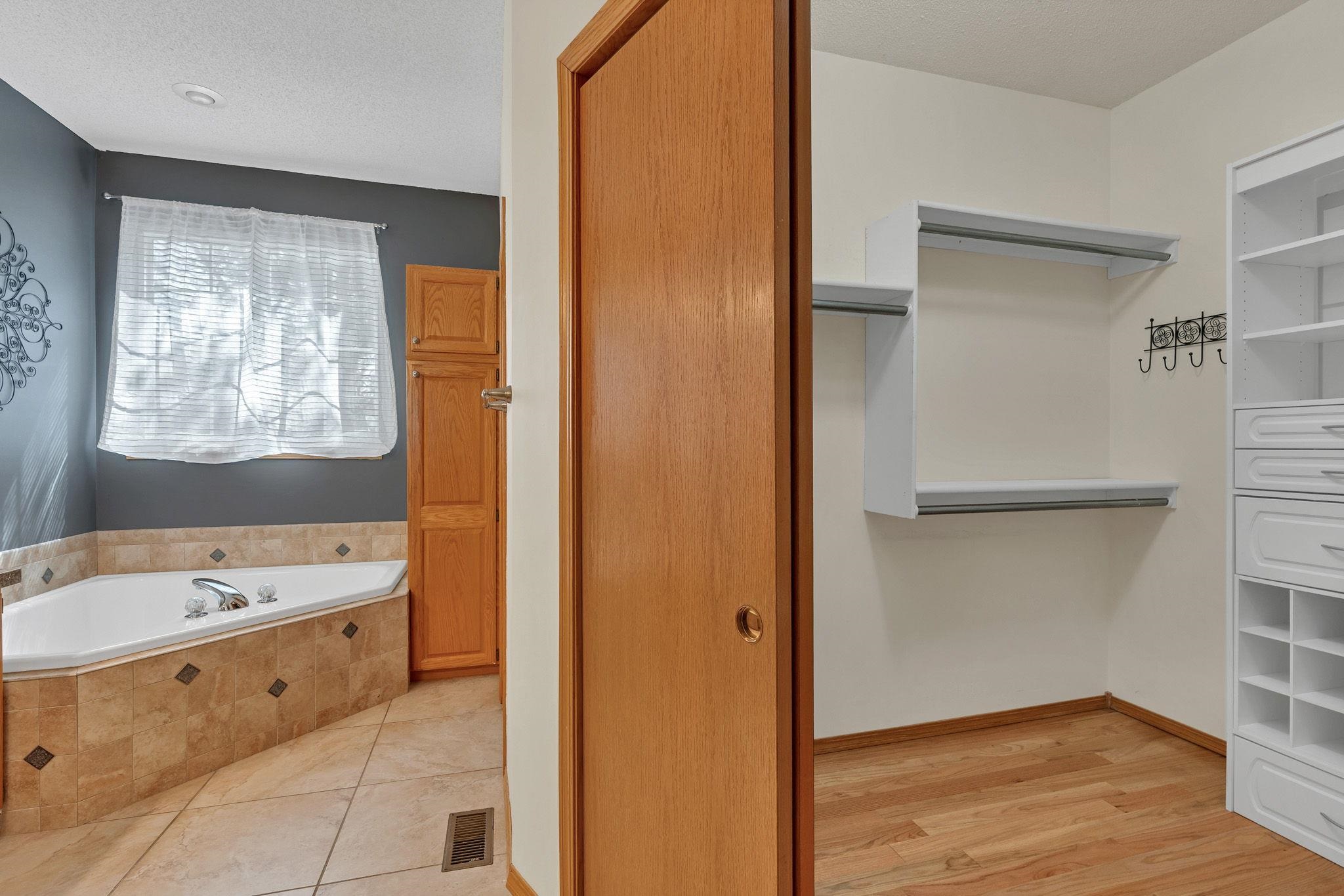 2738 N Beacon Hill Ct Property Photo 18
