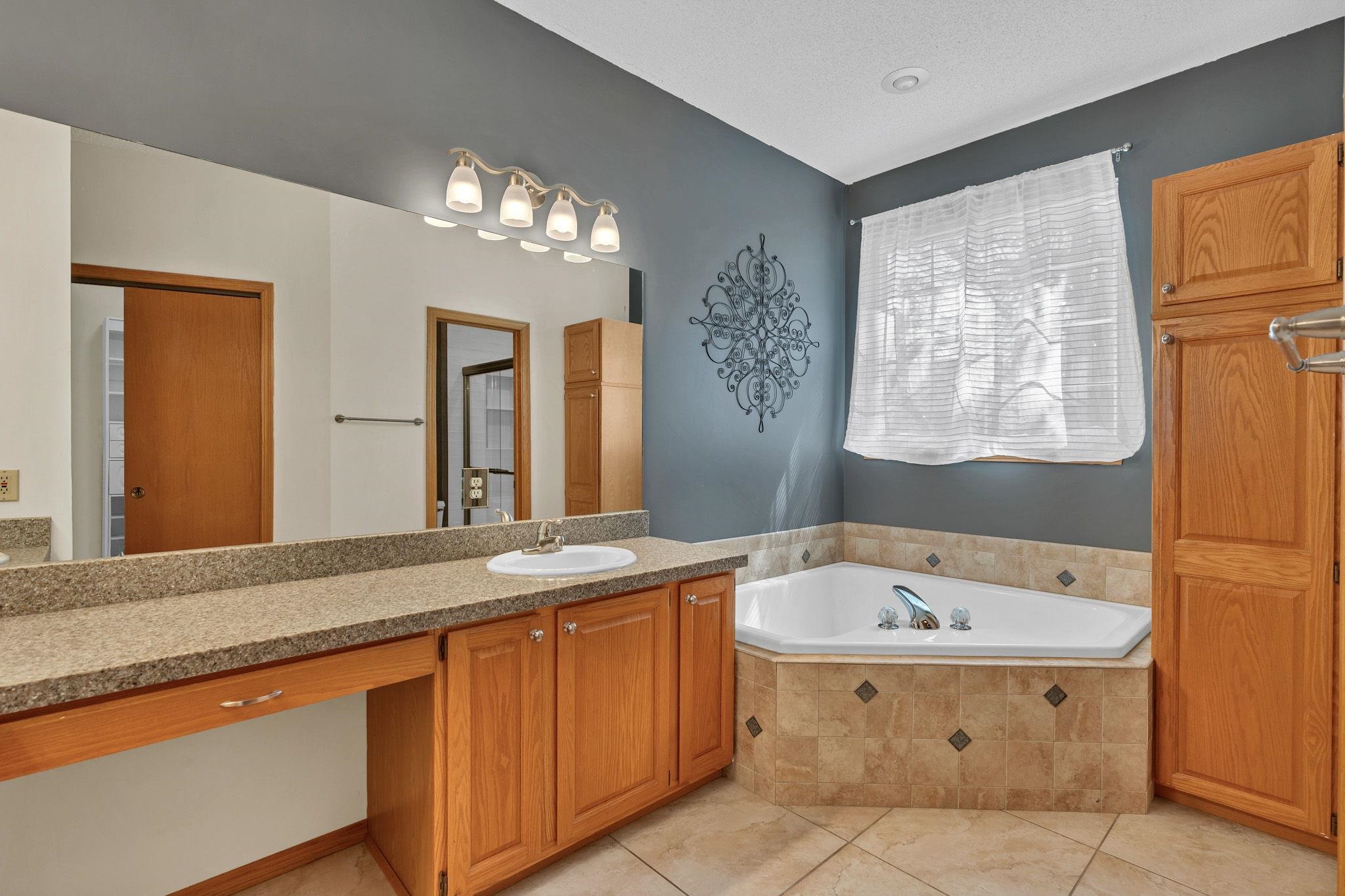 2738 N Beacon Hill Ct Property Photo 19