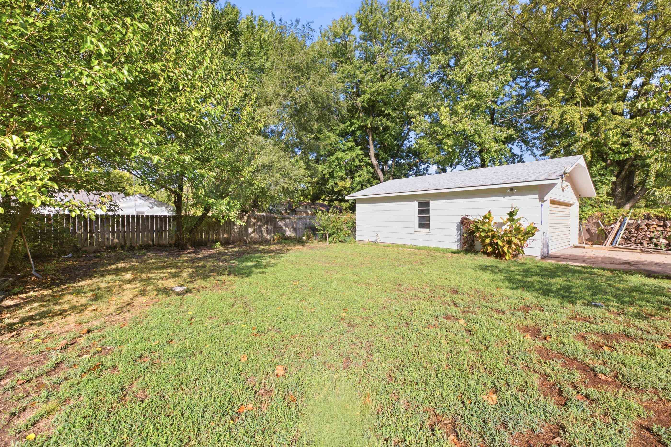2525 S Oak Pass Property Photo 33