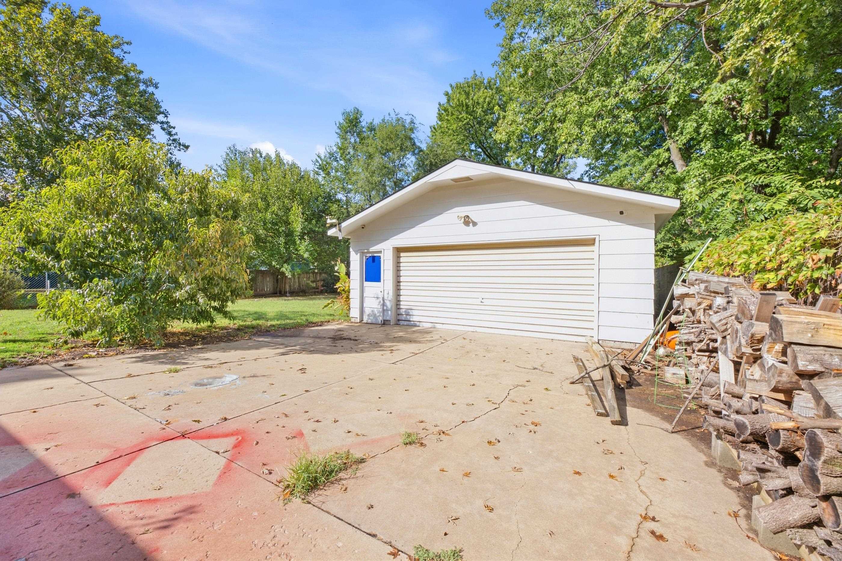 2525 S Oak Pass Property Photo 34
