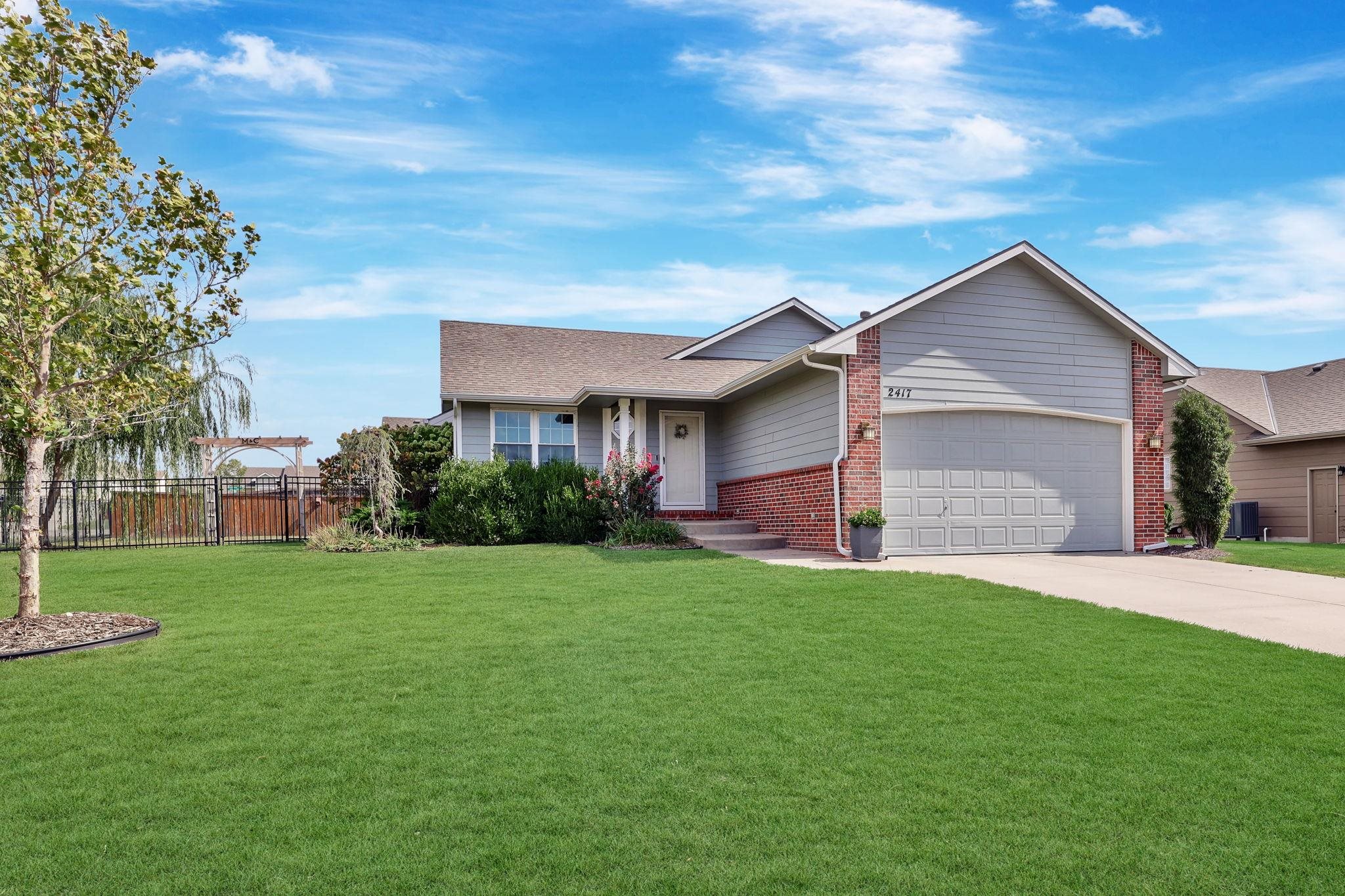 2417 N Woodridge Ct. Property Photo 1