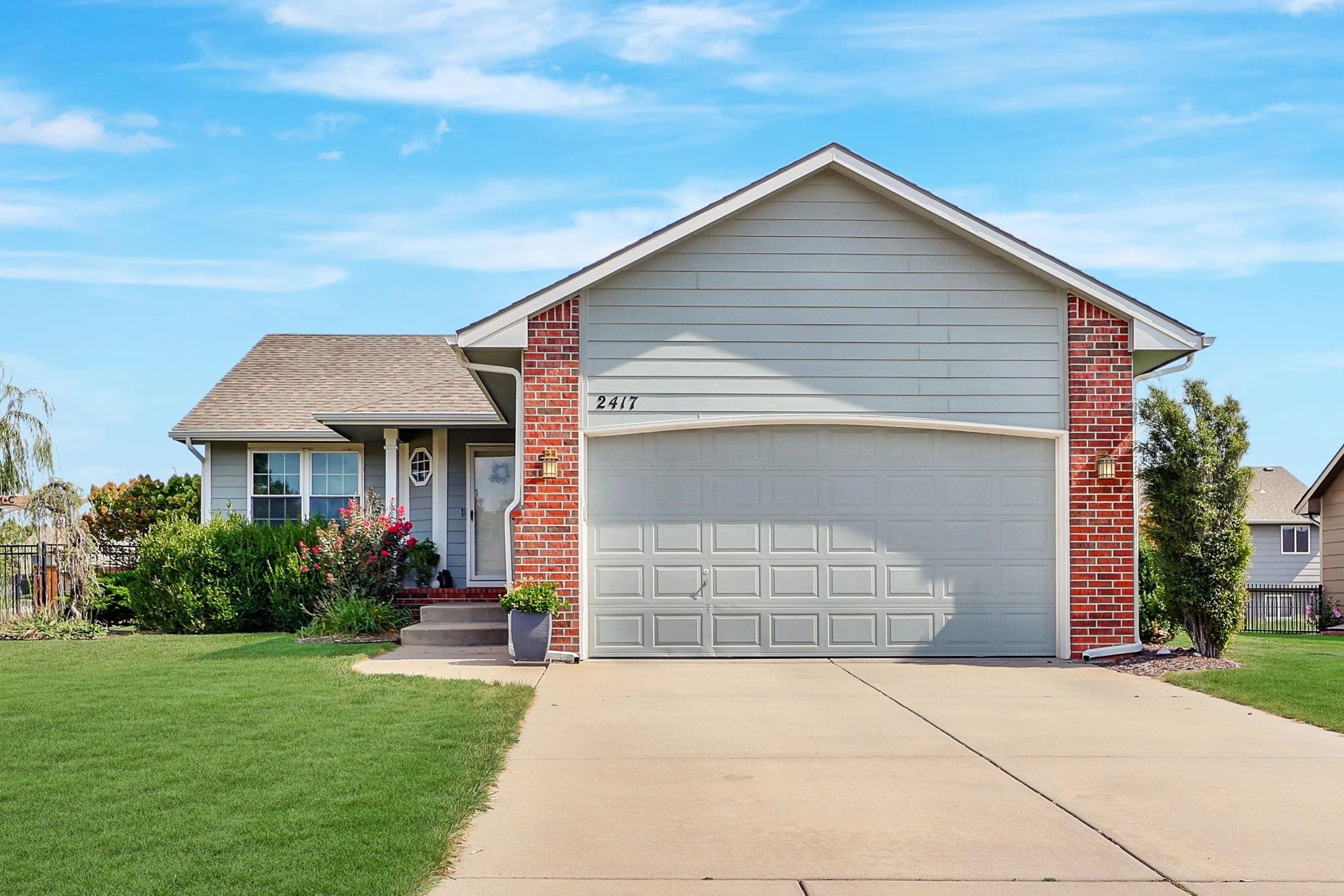 2417 N Woodridge Ct. Property Photo 2