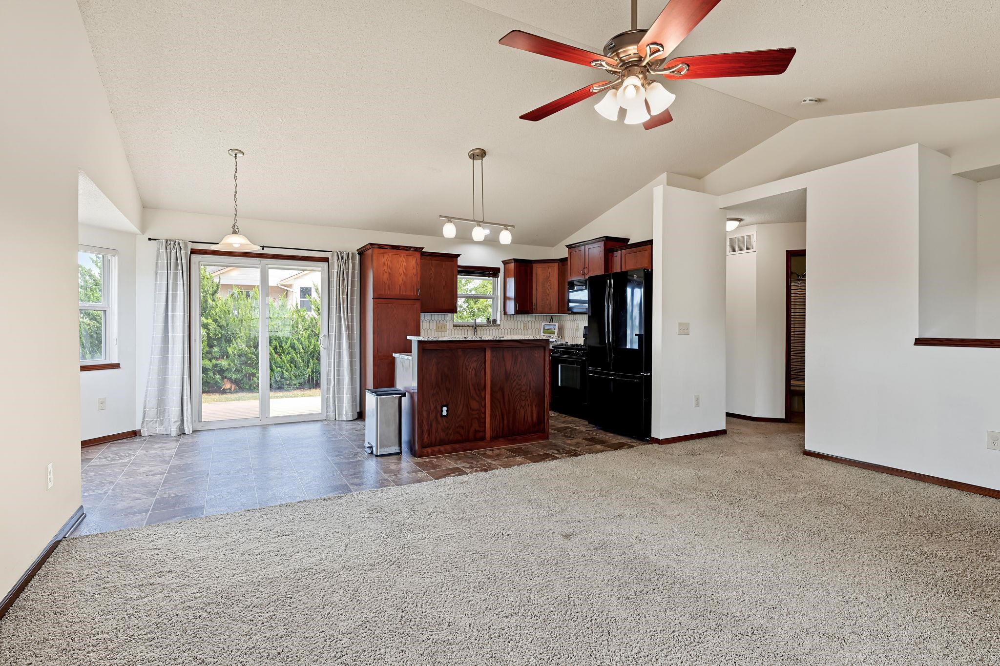 2417 N Woodridge Ct. Property Photo 5