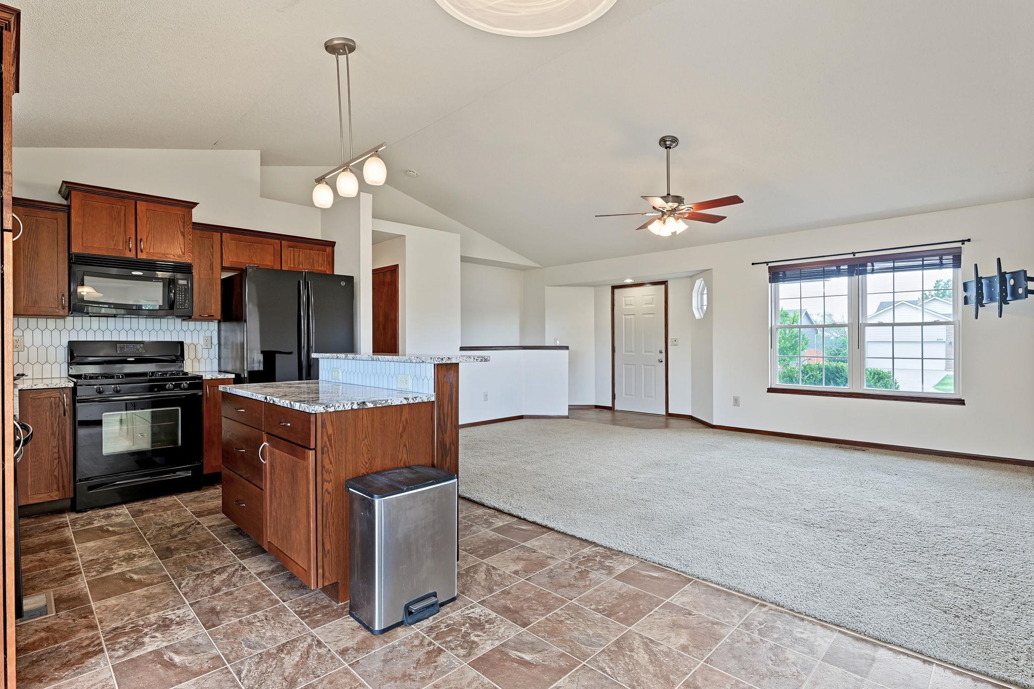 2417 N Woodridge Ct. Property Photo 9