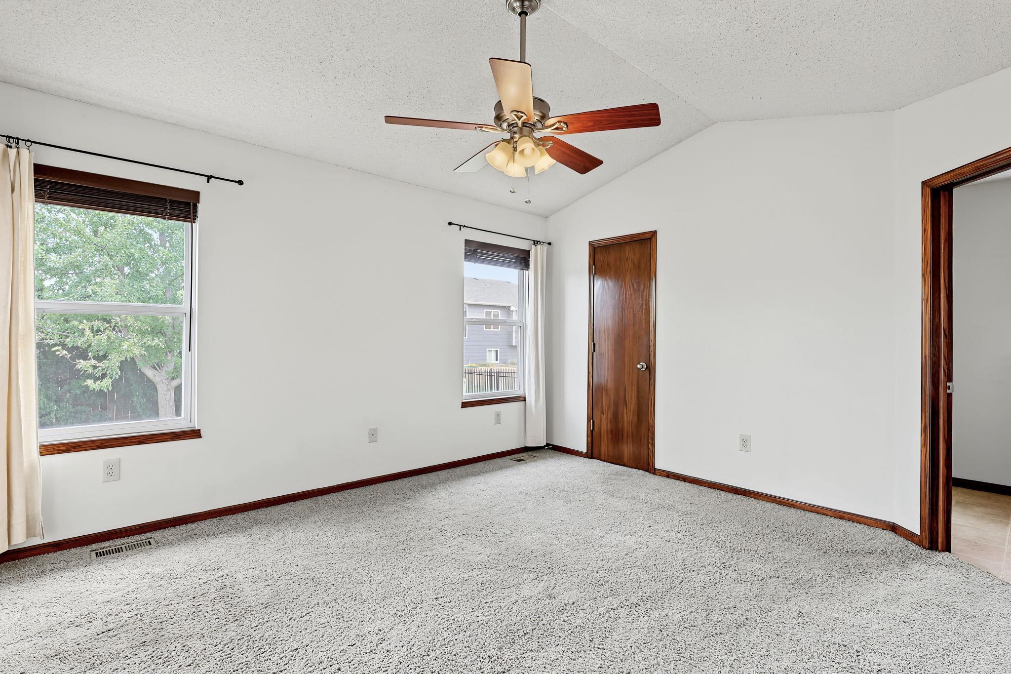2417 N Woodridge Ct. Property Photo 12