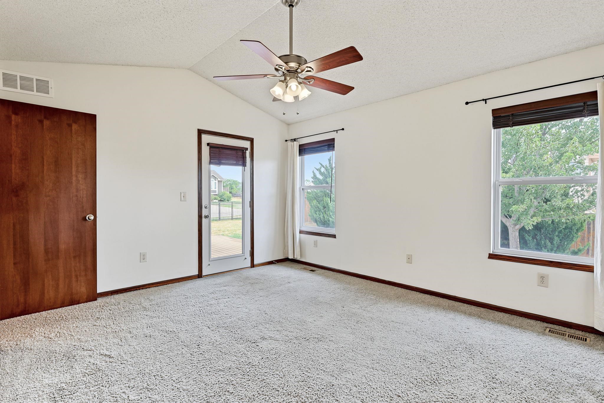 2417 N Woodridge Ct. Property Photo 14