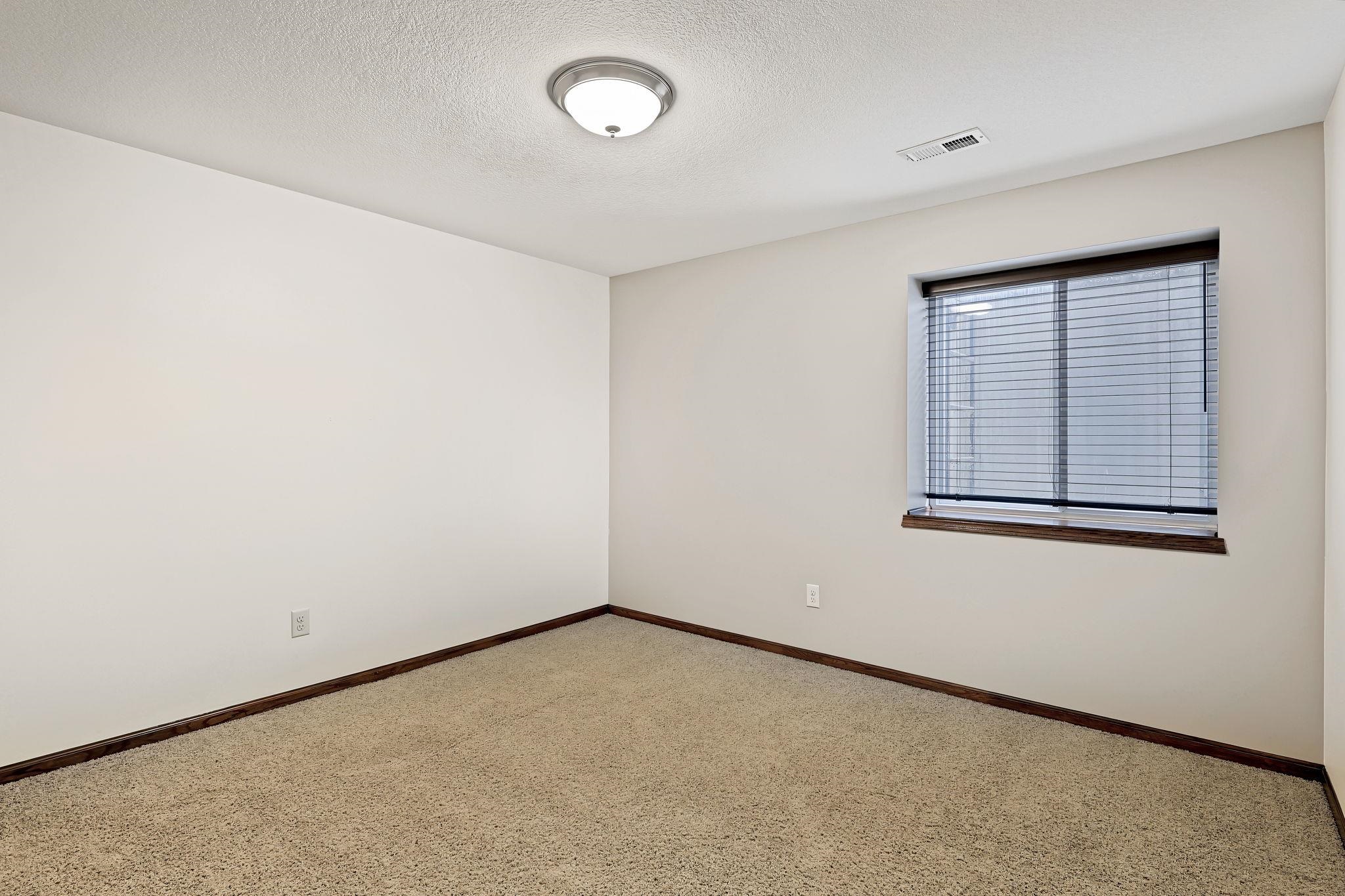 2417 N Woodridge Ct. Property Photo 23