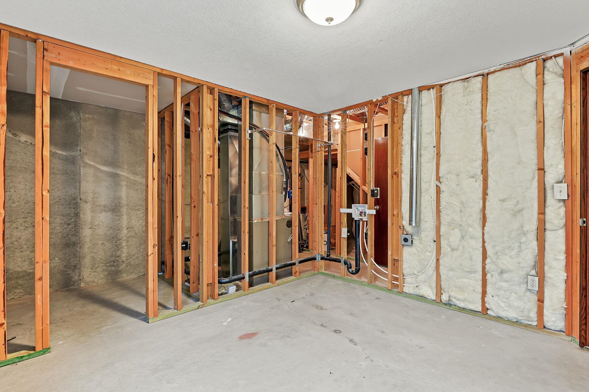2417 N Woodridge Ct. Property Photo 28