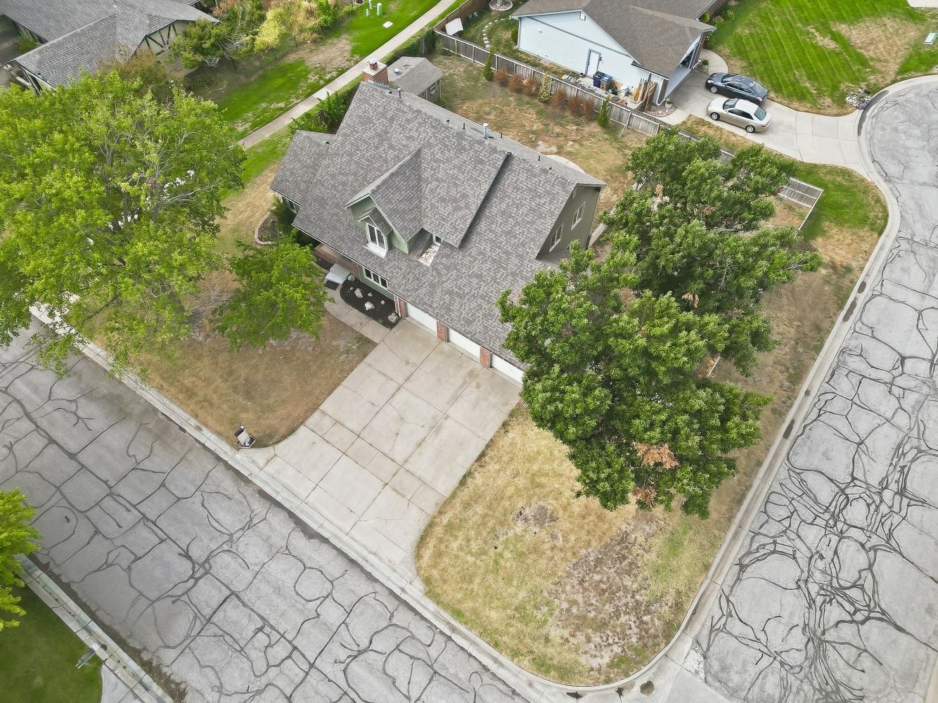 1701 N Amarado Property Photo 2