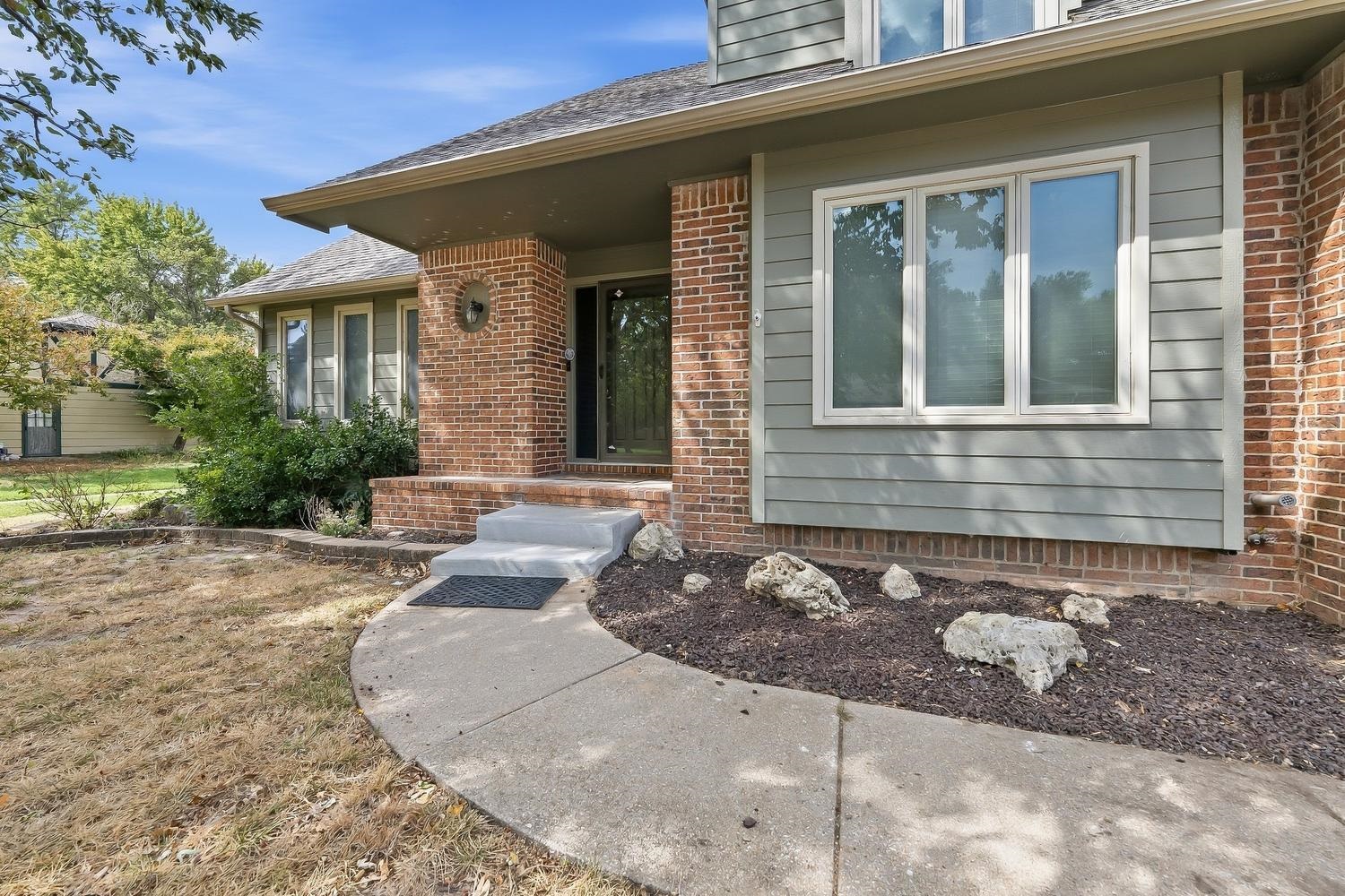 1701 N Amarado Property Photo 3