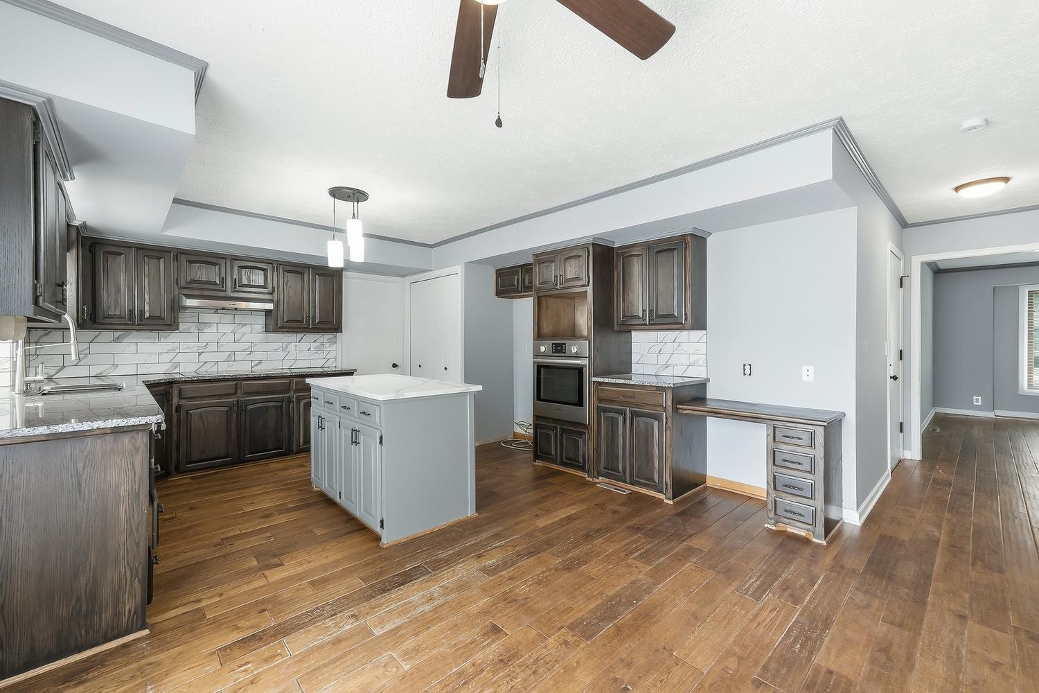1701 N Amarado Property Photo 5