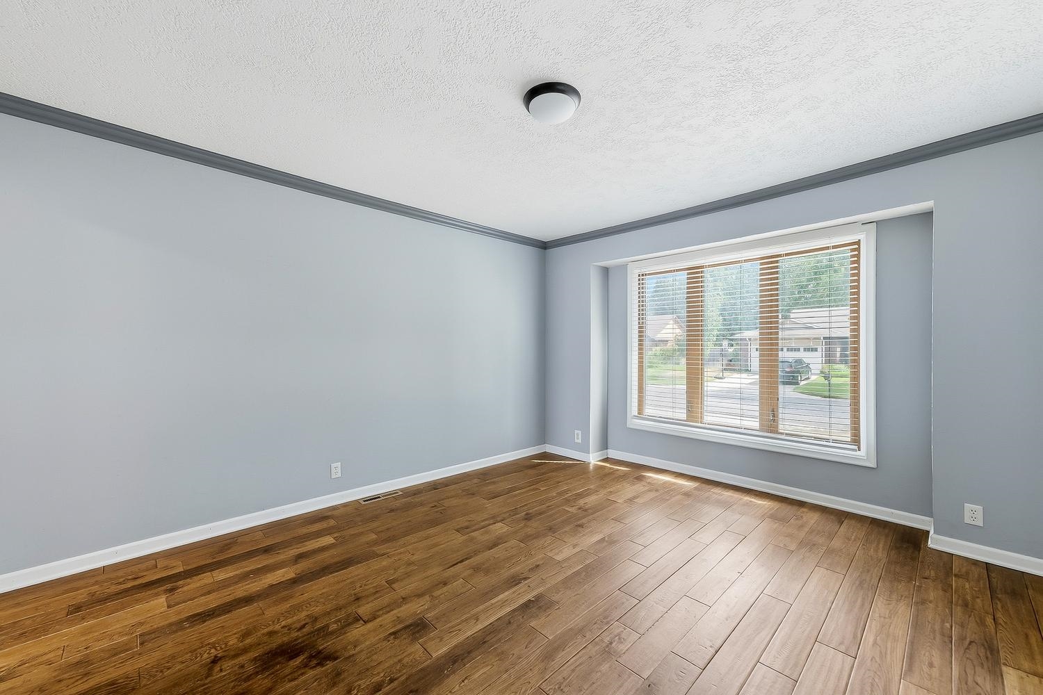 1701 N Amarado Property Photo 7