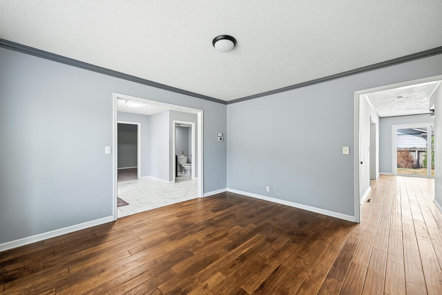 1701 N Amarado Property Photo 8