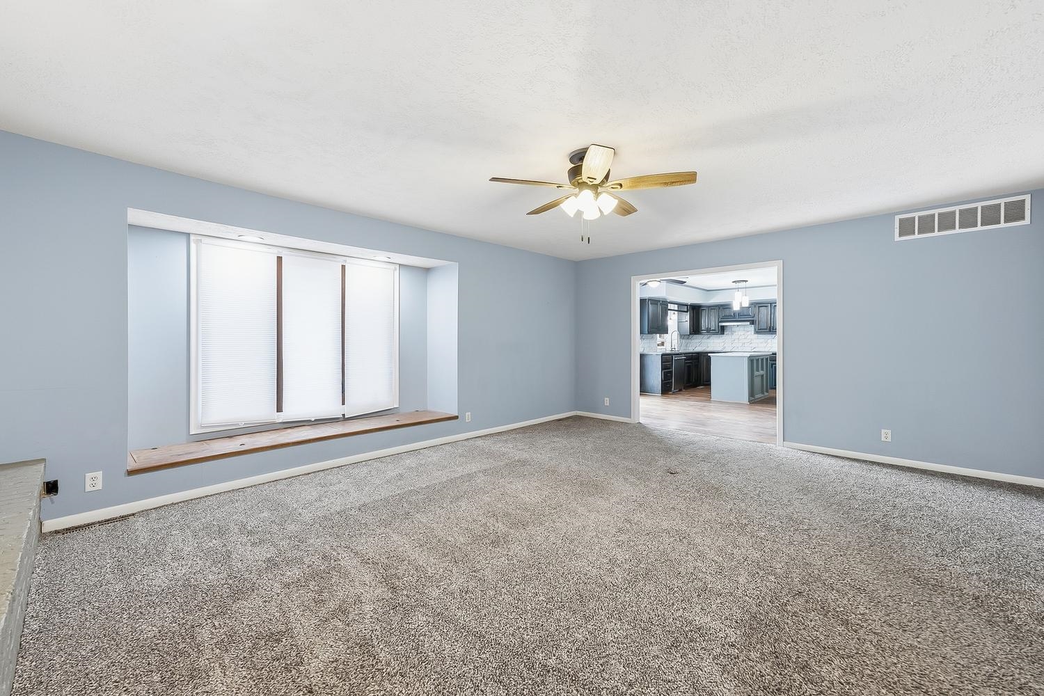 1701 N Amarado Property Photo 9