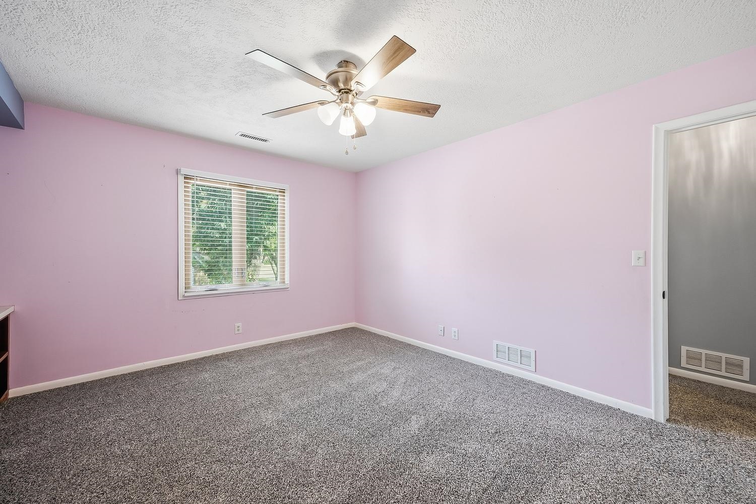 1701 N Amarado Property Photo 23