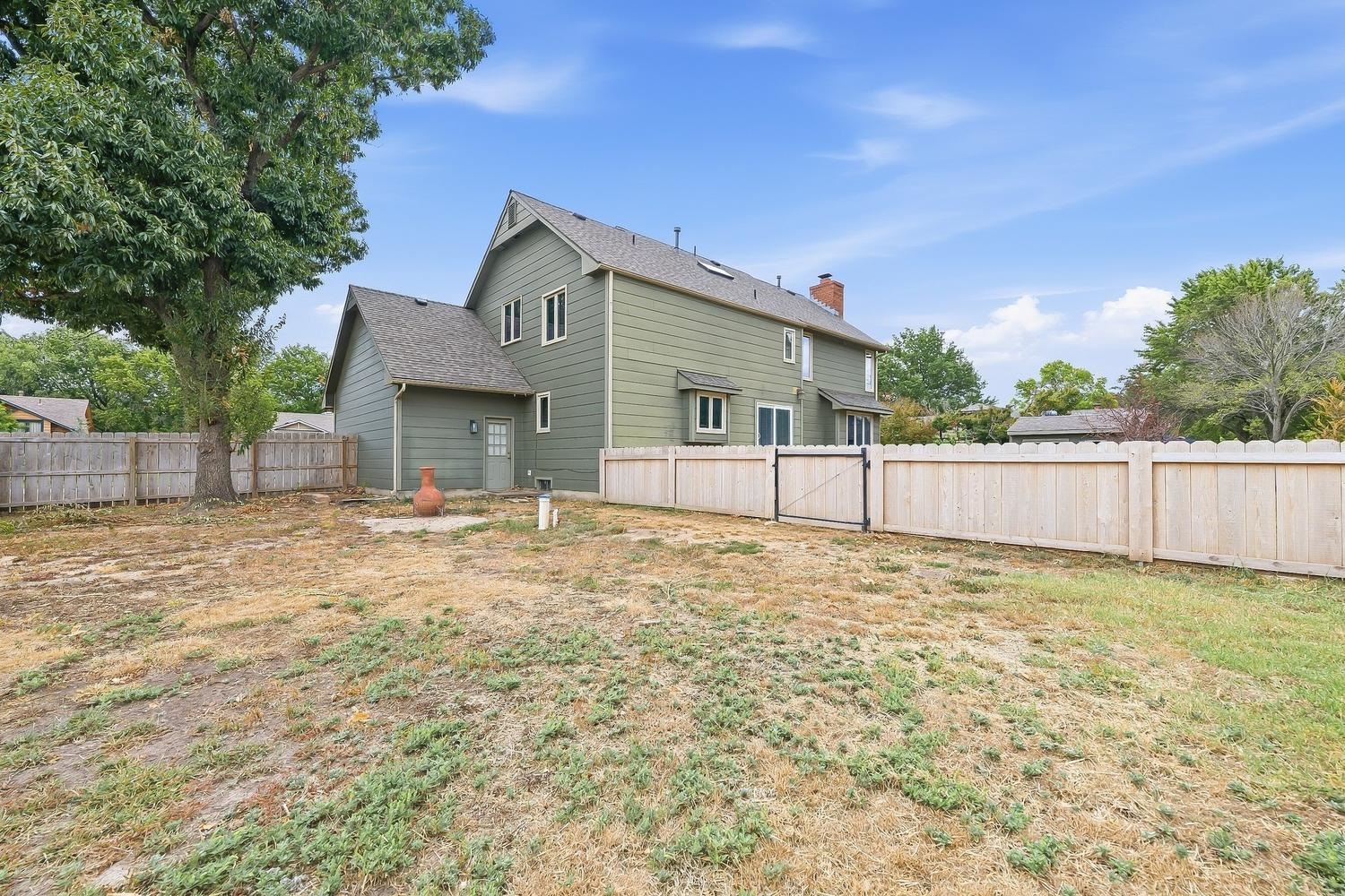 1701 N Amarado Property Photo 35