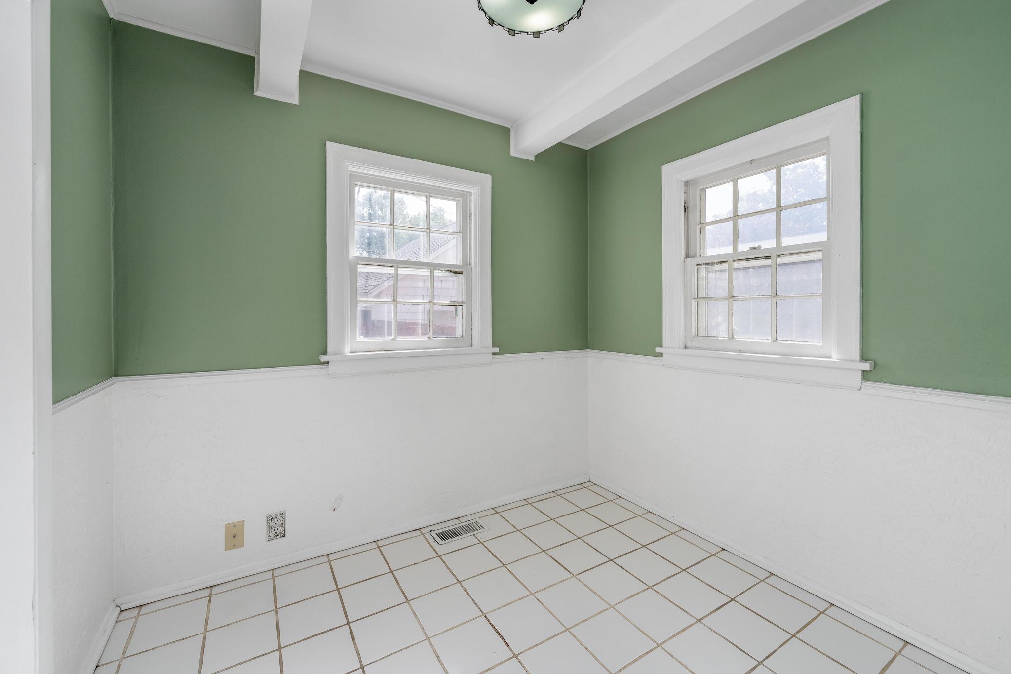 144 N Dellrose Ave Property Photo 14