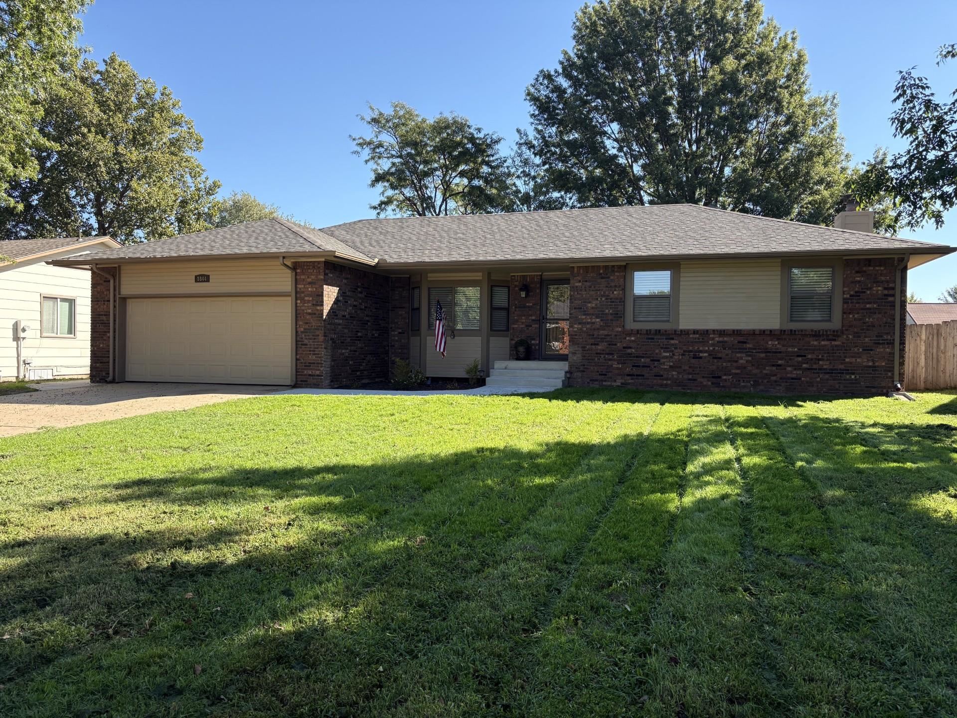 1844 N Evergreen Ln Property Photo 1