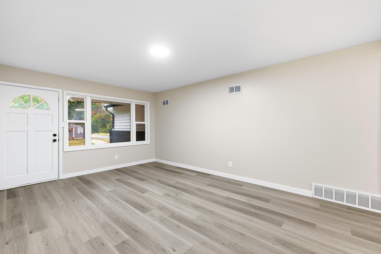 2308 S Belmont St Property Photo 5