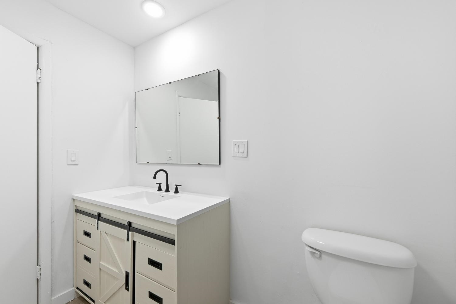 2308 S Belmont St Property Photo 25