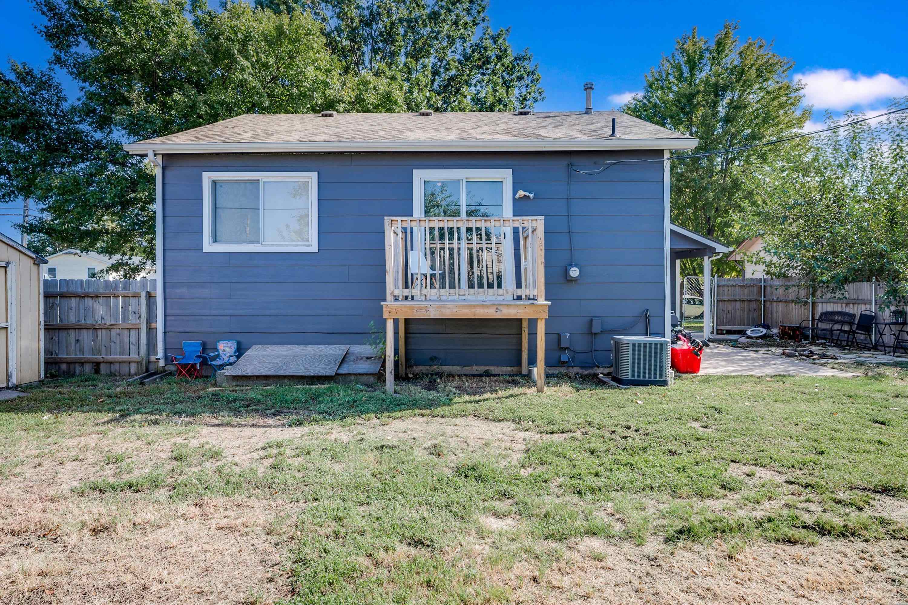 2902 W Maxwell Ave Property Photo 24