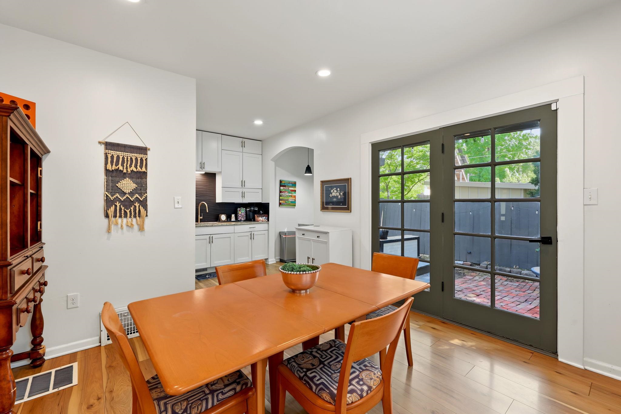 206 S Vassar Property Photo 8