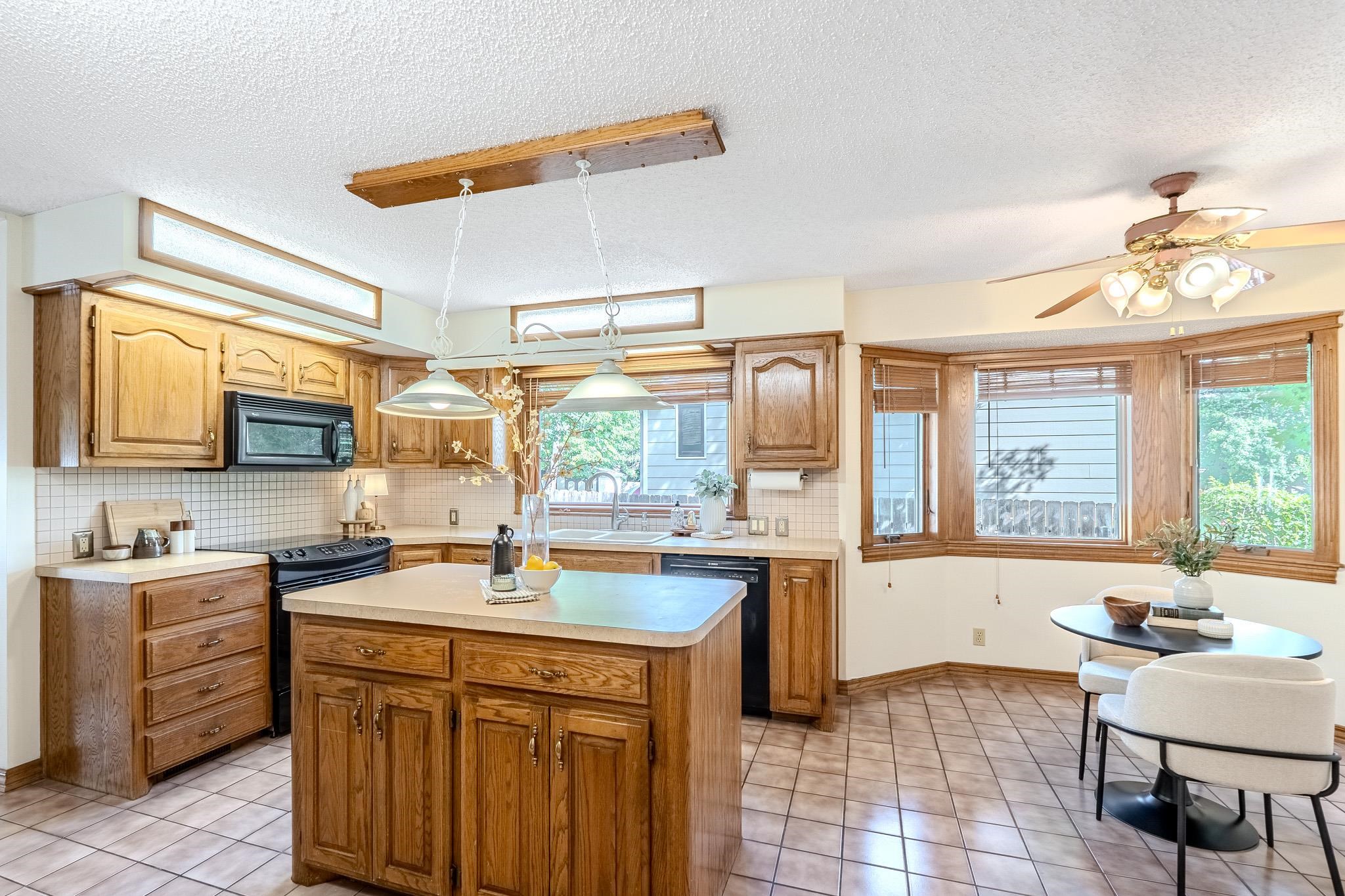 907 S Whippoorwill Rd Property Photo 10
