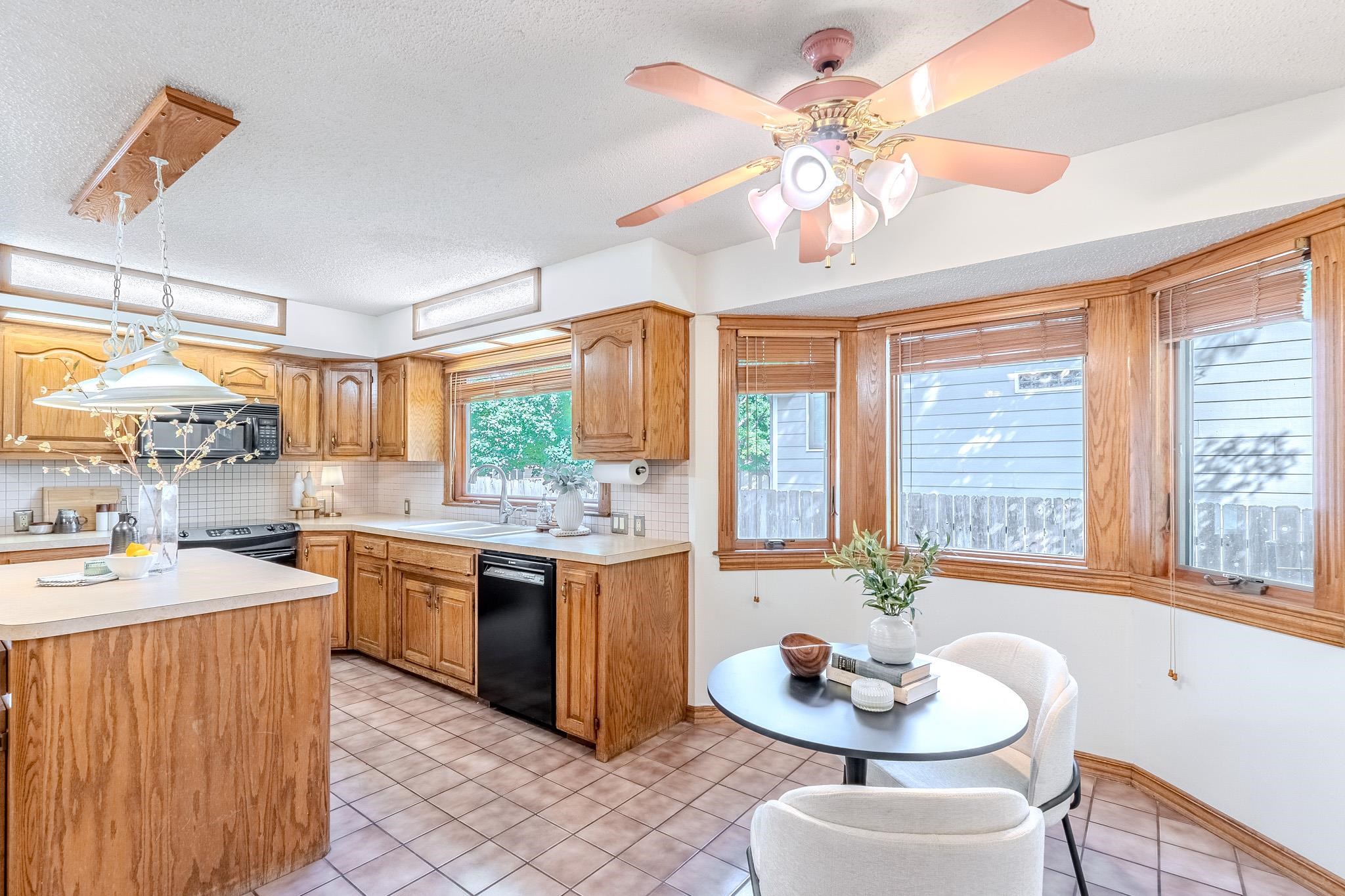 907 S Whippoorwill Rd Property Photo 11