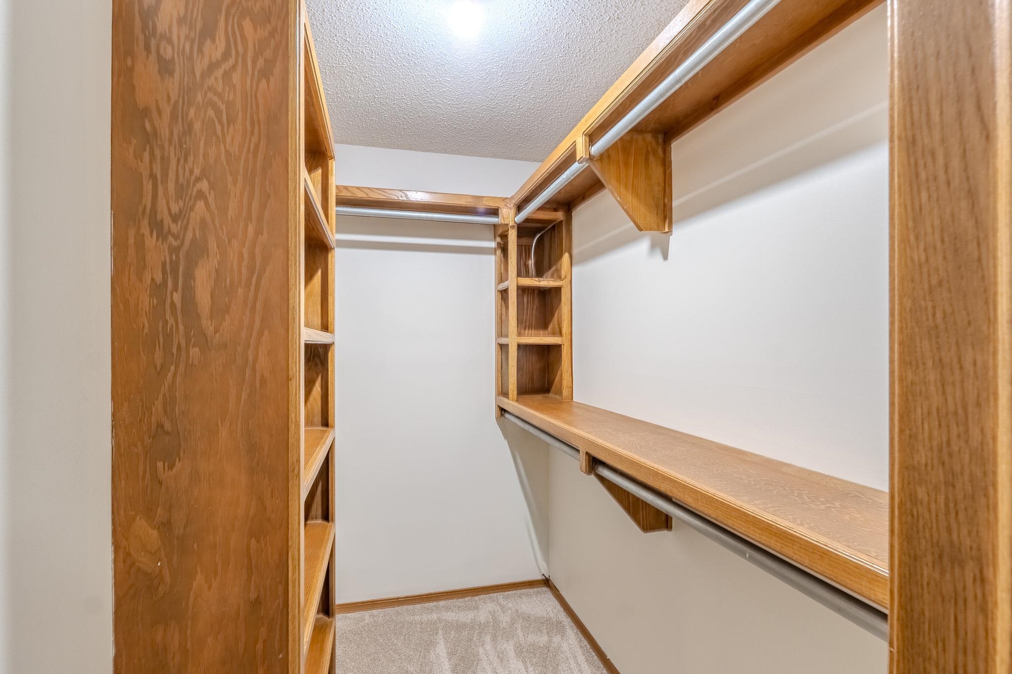 907 S Whippoorwill Rd Property Photo 30