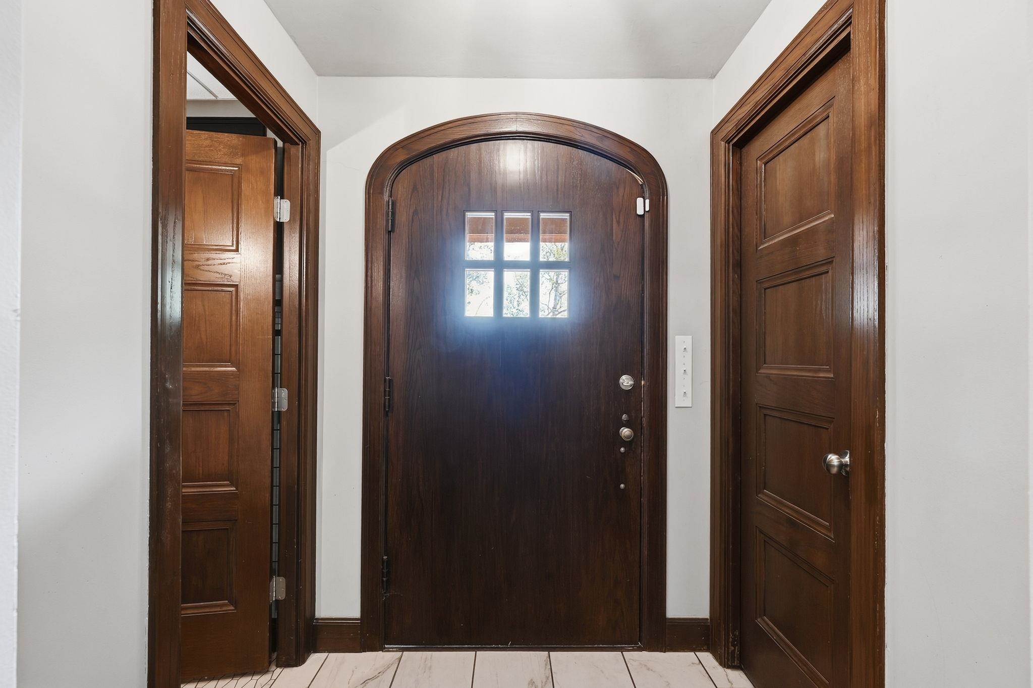 3330 Country Club Pl Property Photo 4