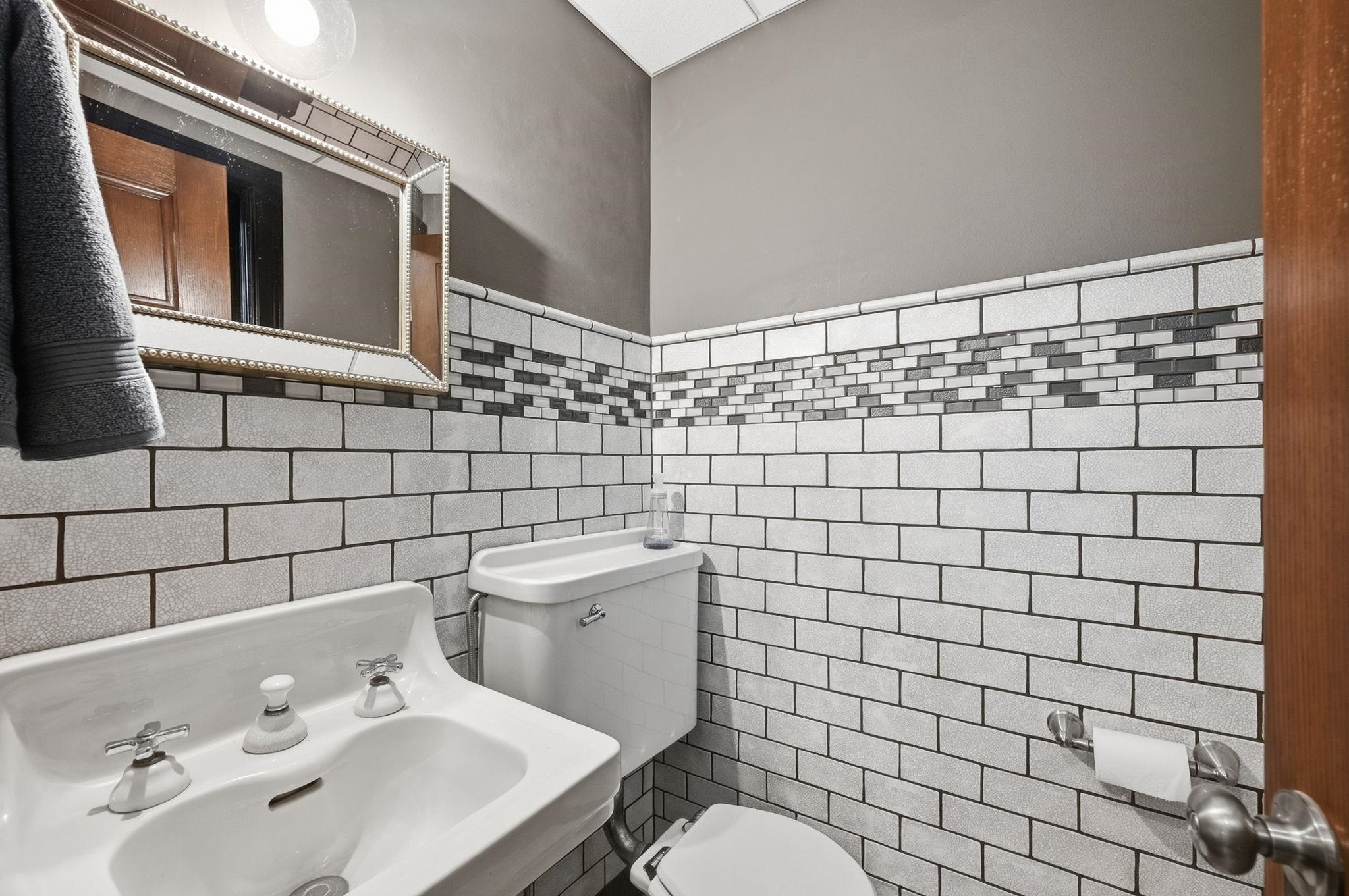 3330 Country Club Pl Property Photo 17