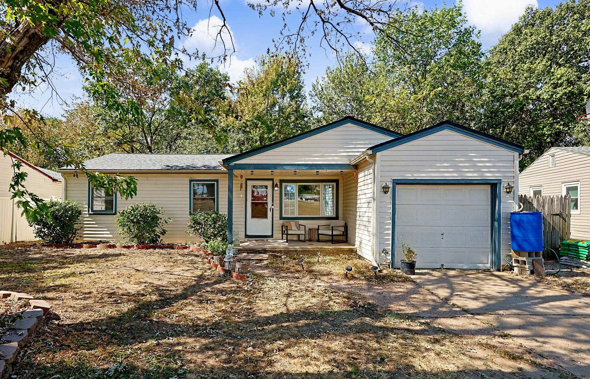 1315 E Ashford Drive Property Photo 1