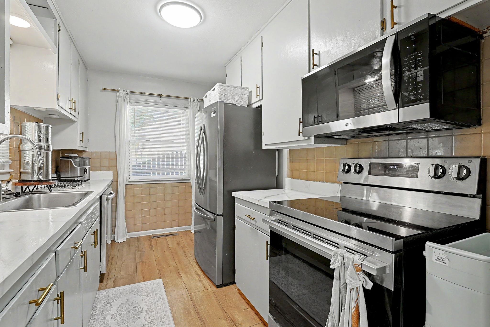 1315 E Ashford Drive Property Photo 8